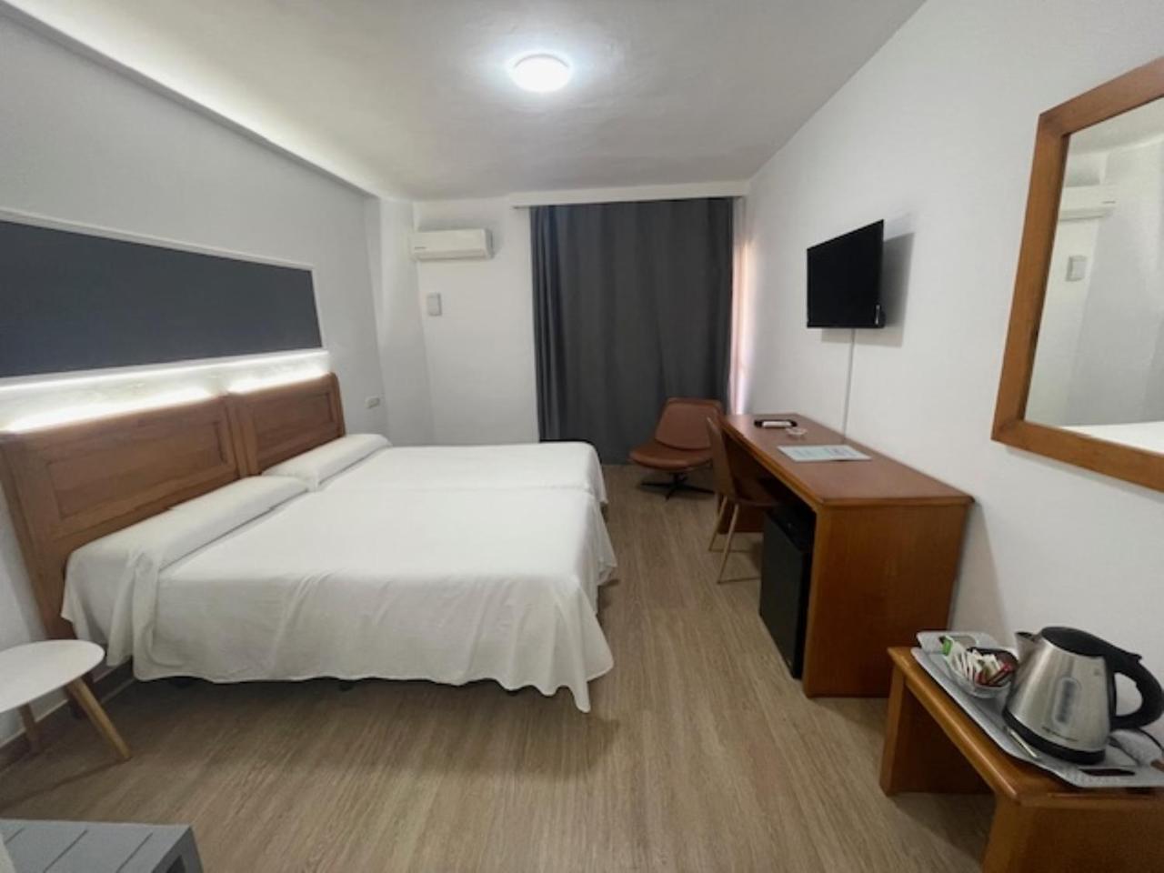Hotel Anfora 멜리야 외부 사진